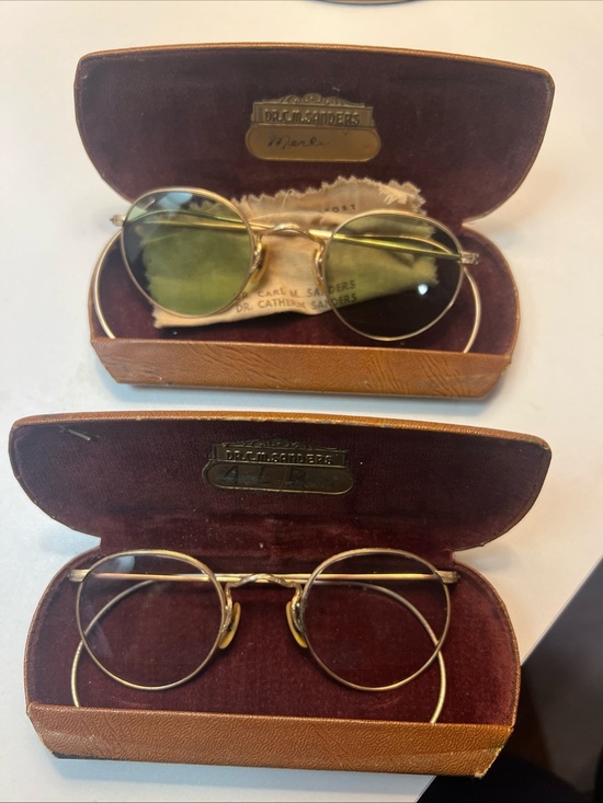 Bausch & Lomb Other - B&L Vintage Ful Vue Round Gold Frame Eyeglasses with Green & Light Tint